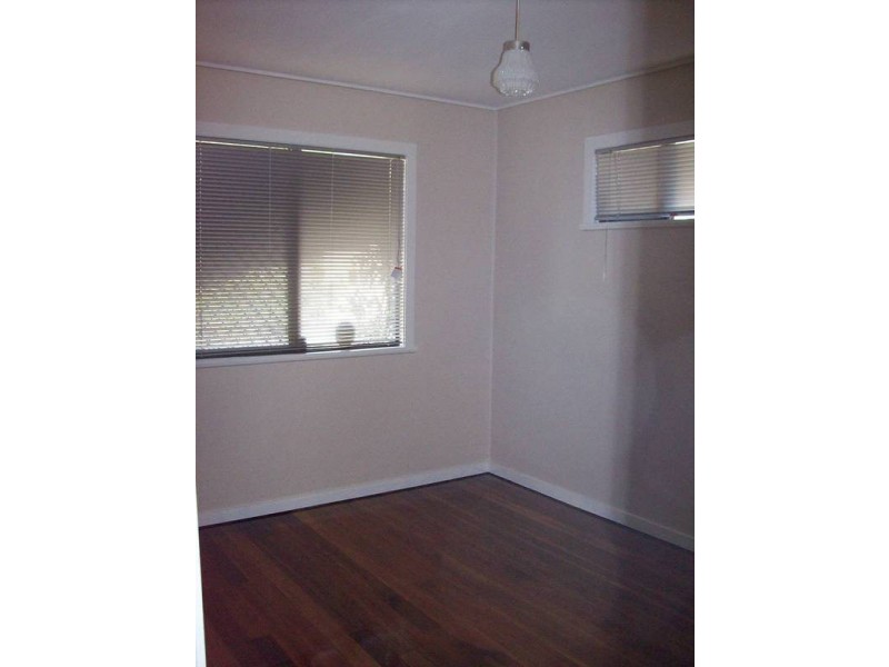 23 Edwards Street, Eastern Heights QLD 4305