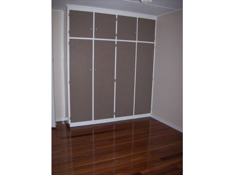 23 Edwards Street, Eastern Heights QLD 4305