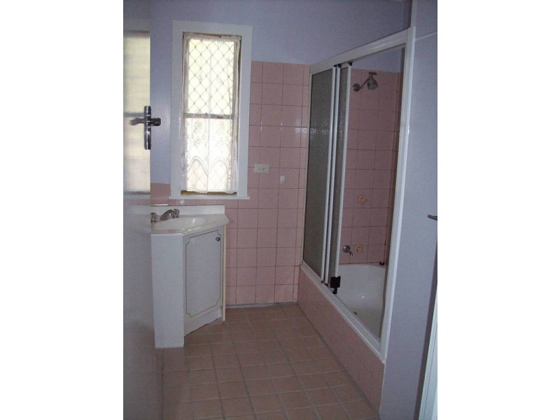 23 Edwards Street, Eastern Heights QLD 4305