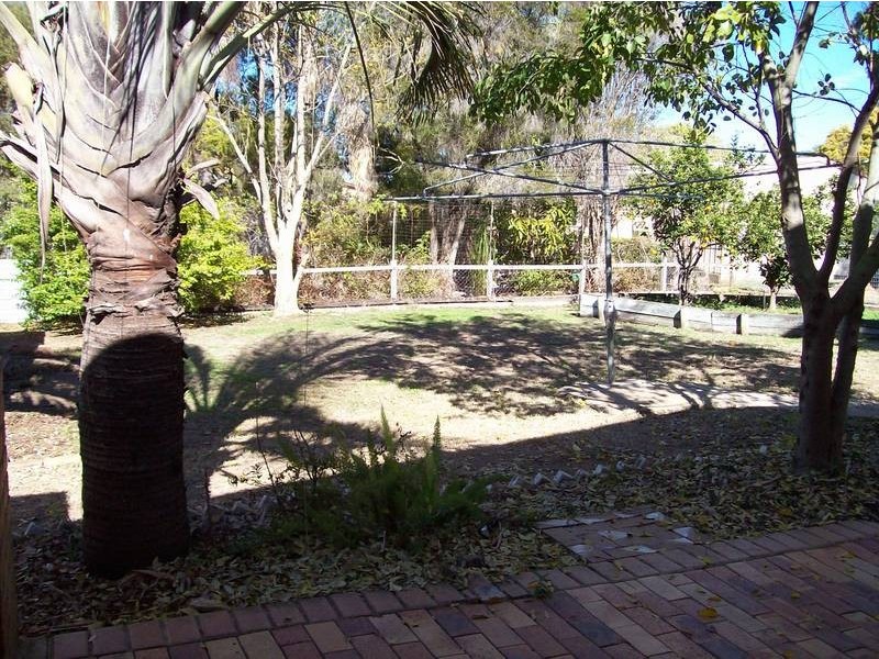 23 Edwards Street, Eastern Heights QLD 4305