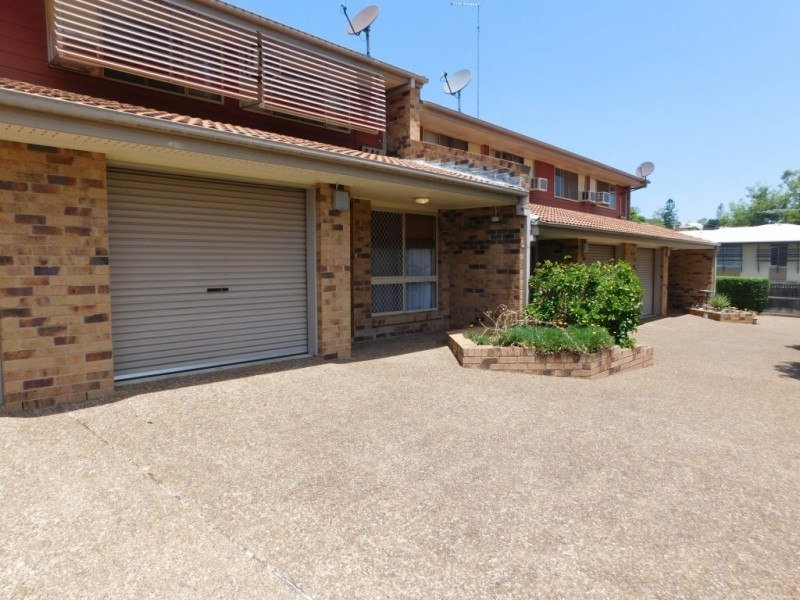 3/4 Roderick Street, Ipswich QLD 4305