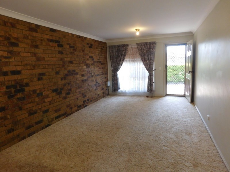 3/4 Roderick Street, Ipswich QLD 4305