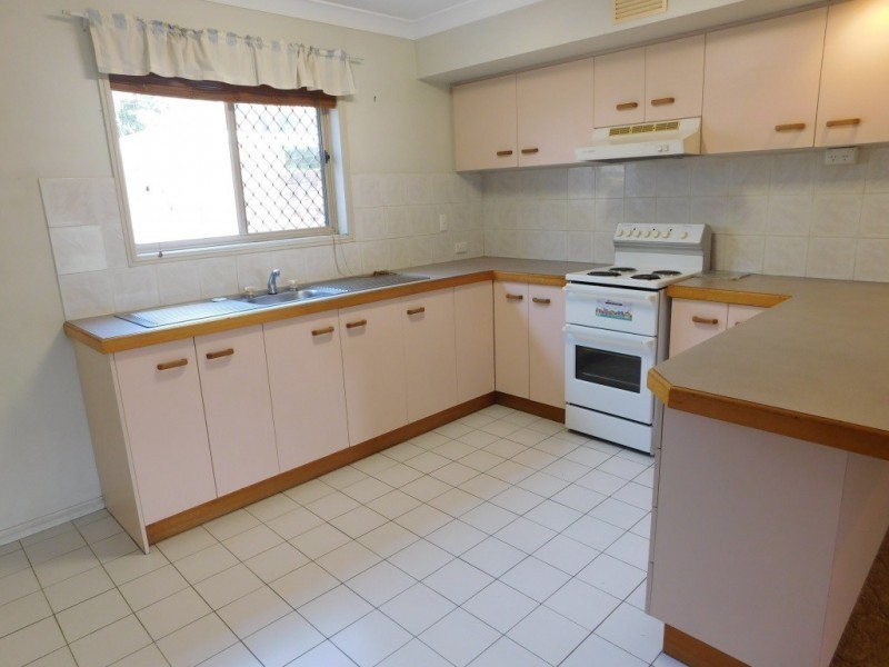 3/4 Roderick Street, Ipswich QLD 4305