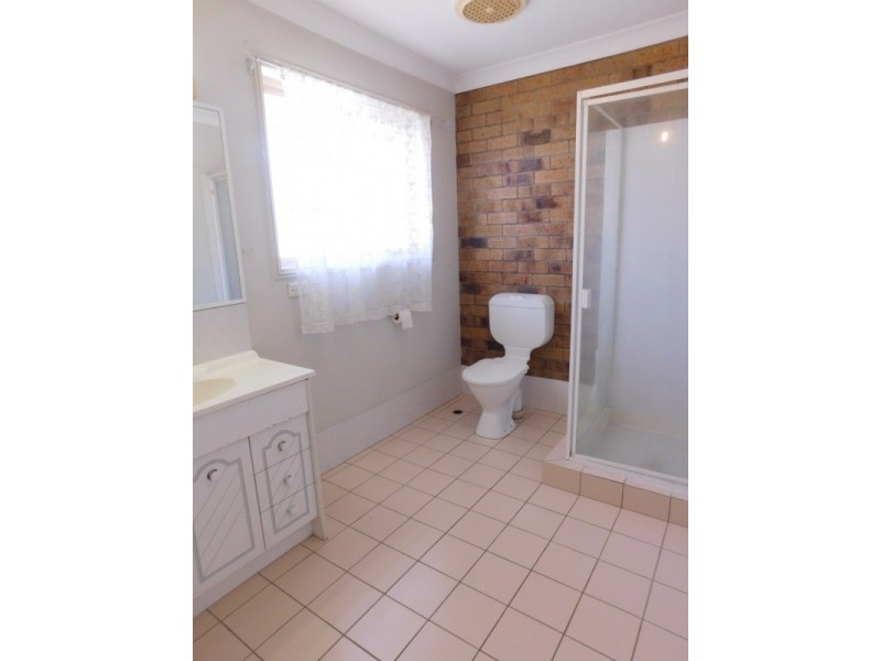 3/4 Roderick Street, Ipswich QLD 4305