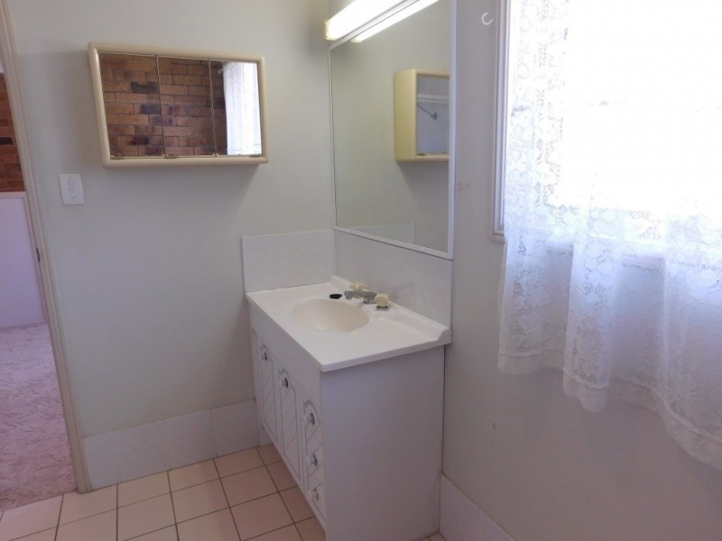 3/4 Roderick Street, Ipswich QLD 4305