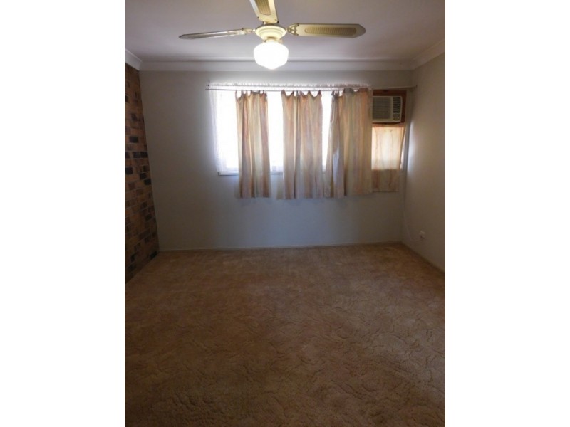 3/4 Roderick Street, Ipswich QLD 4305