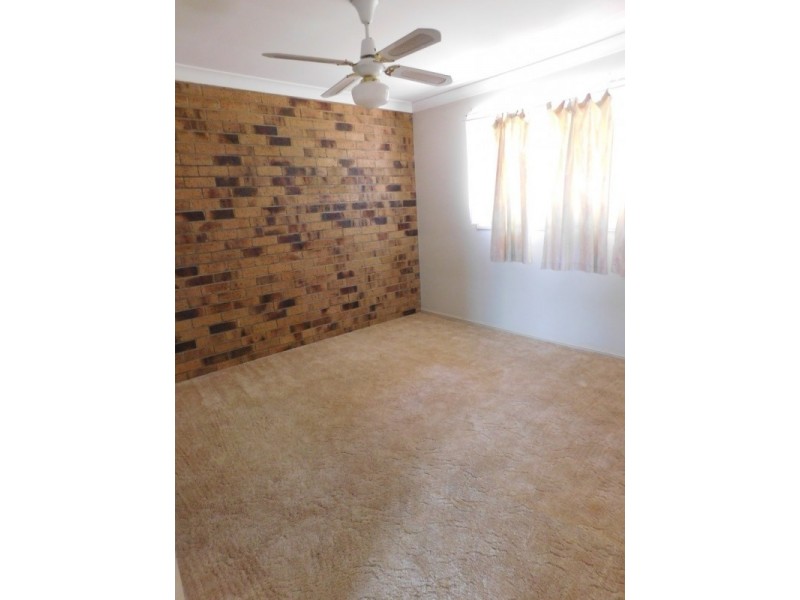 3/4 Roderick Street, Ipswich QLD 4305