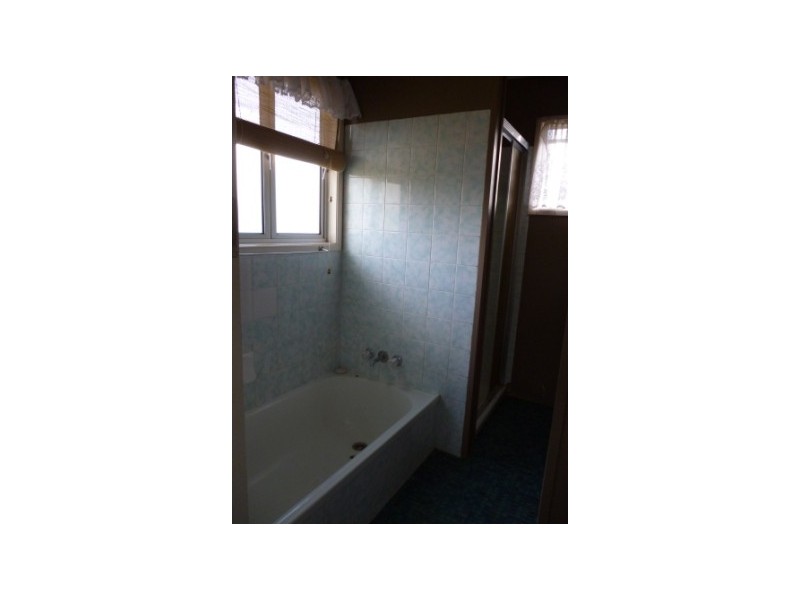 15 Chuwar Street, Brassall QLD 4305