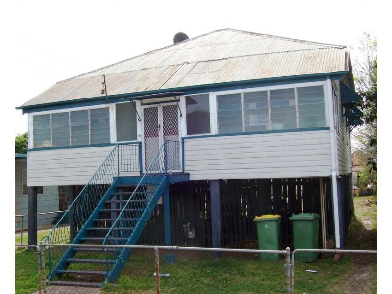 25 The Terrace, North Ipswich QLD 4305