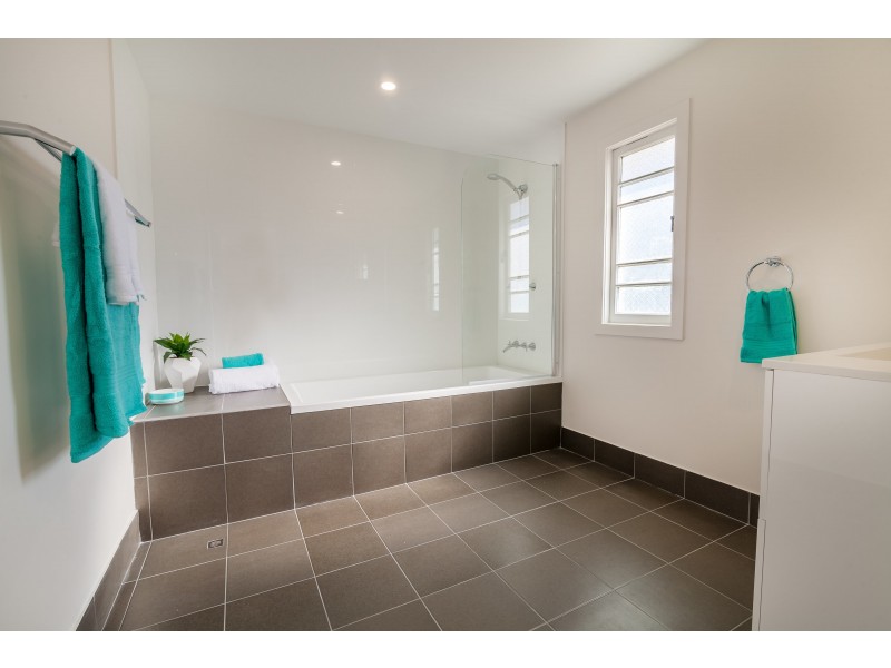 88 Blackall Street, Basin Pocket QLD 4305