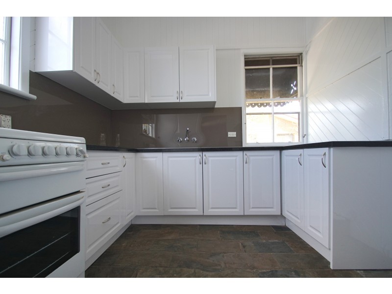 16 Edward Street, One Mile QLD 4305