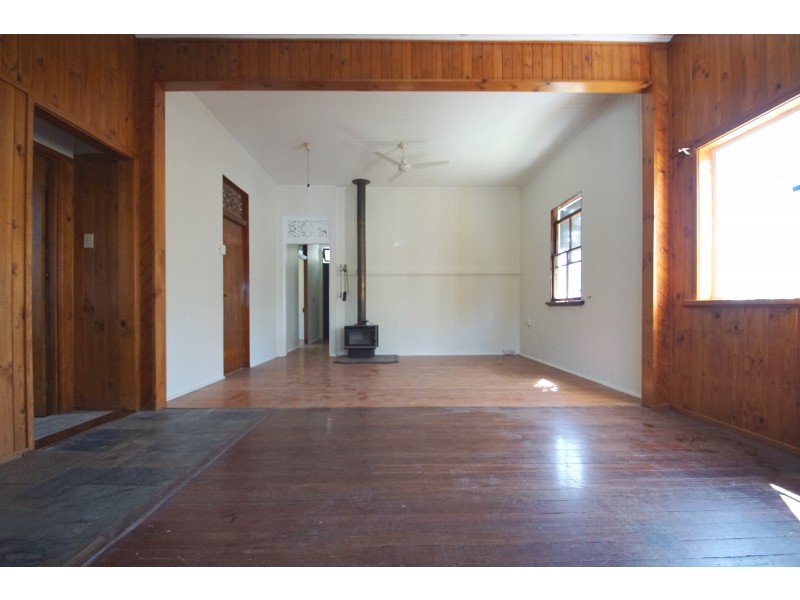 16 Edward Street, One Mile QLD 4305