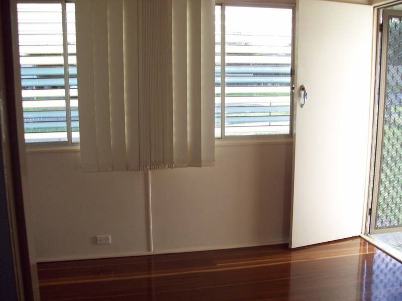 5 North Station Road, North Booval QLD 4304