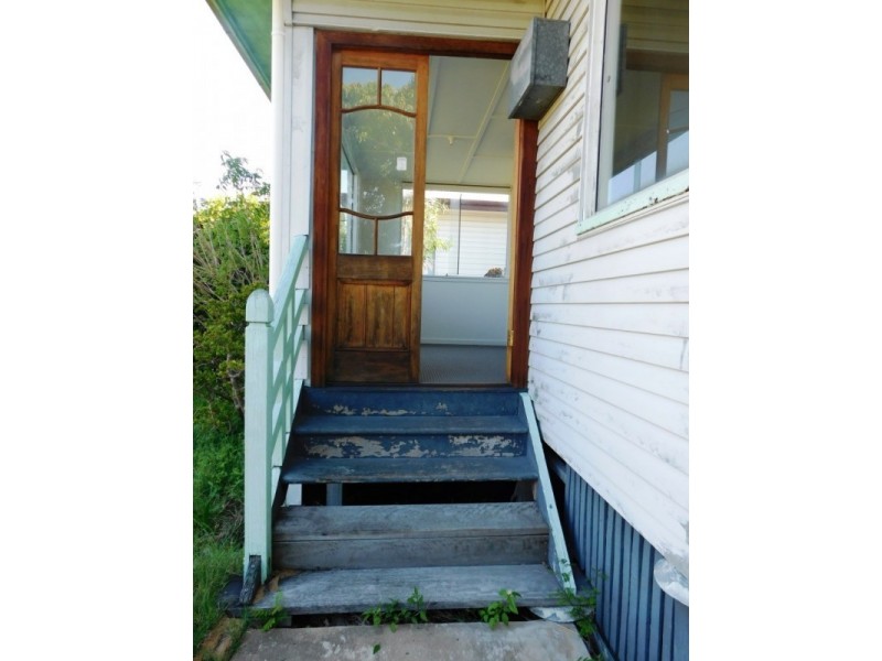 1 Walkers Lane, Booval QLD 4304