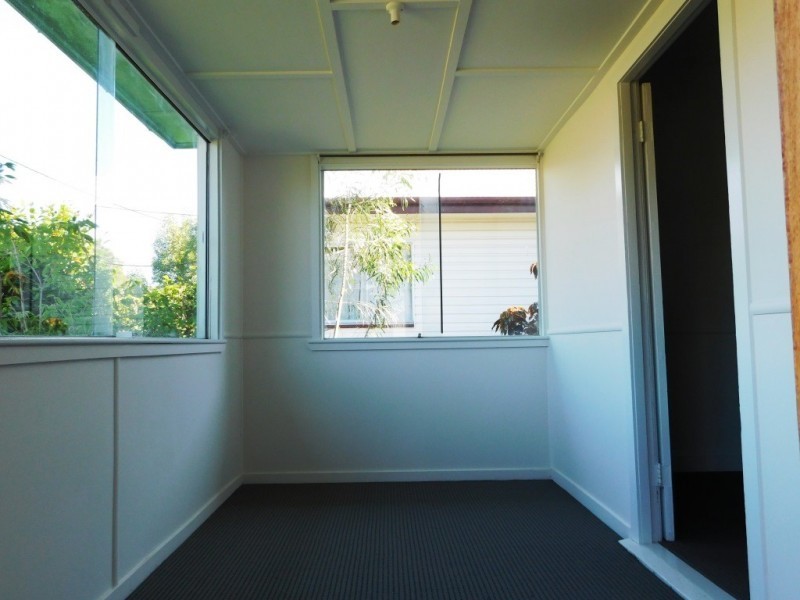 1 Walkers Lane, Booval QLD 4304