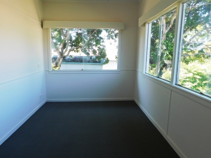 1 Walkers Lane, Booval QLD 4304