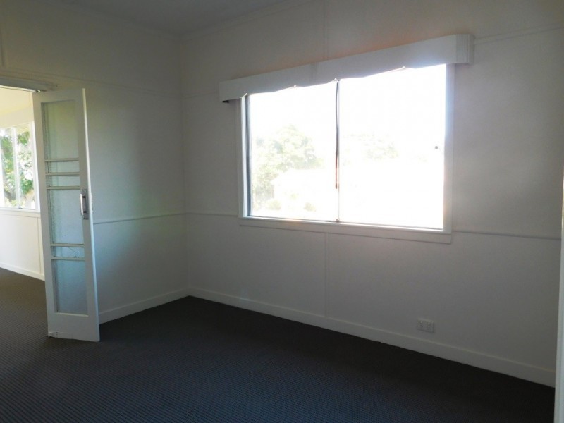 1 Walkers Lane, Booval QLD 4304