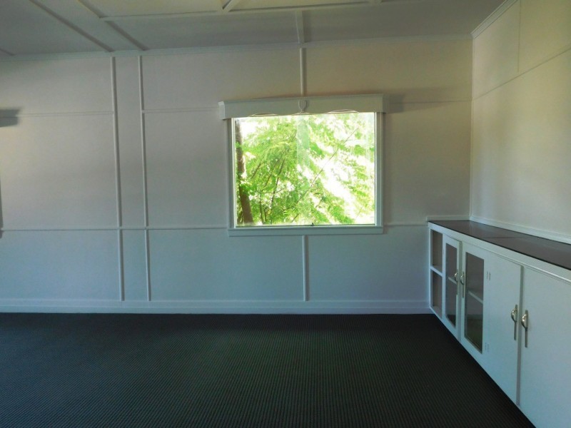 1 Walkers Lane, Booval QLD 4304