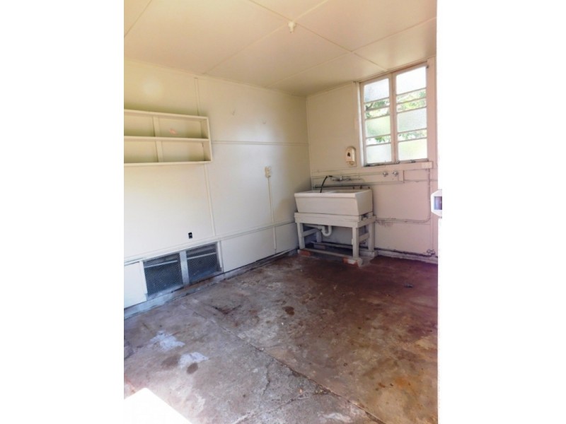 1 Walkers Lane, Booval QLD 4304