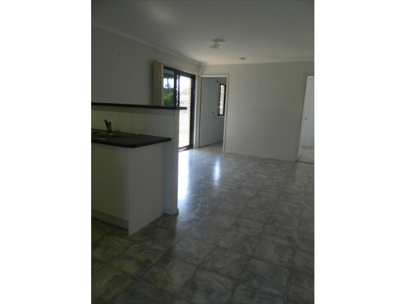 75 North Station Road, North Booval QLD 4304