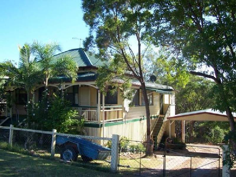 34 HOLDSWORTH ROAD, North Ipswich QLD 4305