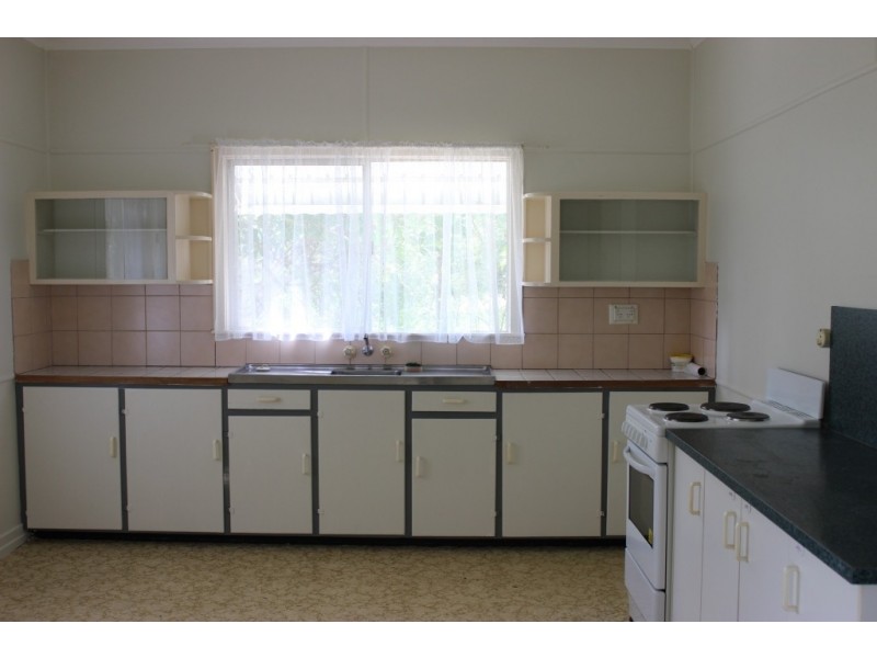 3 Duce Street, Bundamba QLD 4304