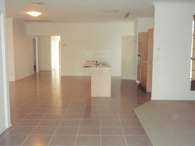 2 Royal Court, Brassall QLD 4305