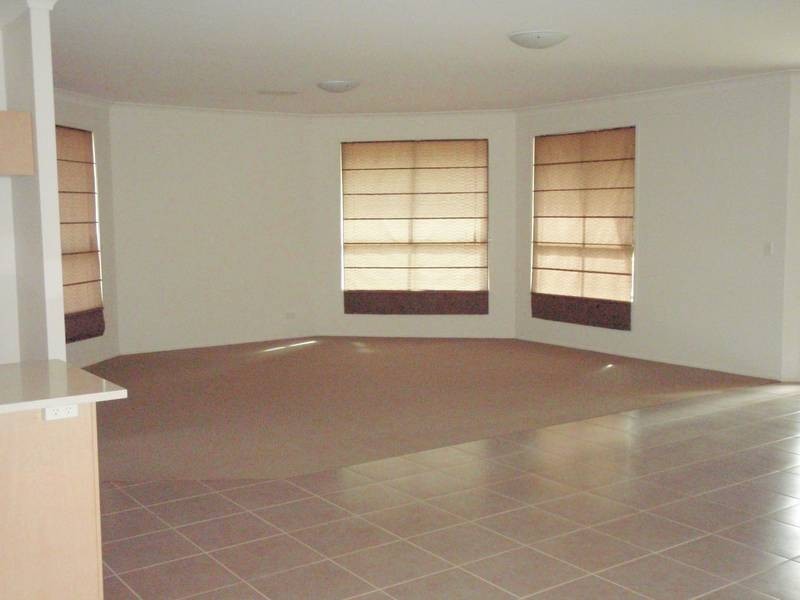 2 Royal Court, Brassall QLD 4305