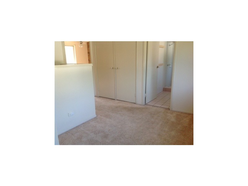 4/4 Roderick Street, Ipswich QLD 4305