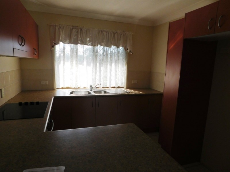 14 Phoenix Court, Churchill QLD 4305