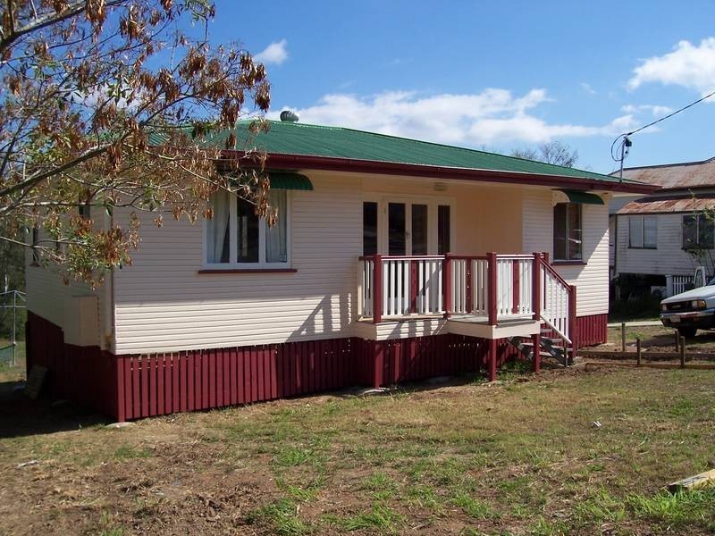 10 Campbell Street, Woodend QLD 4305