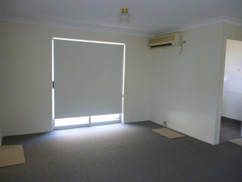 8 Earl Street, Dinmore QLD 4303