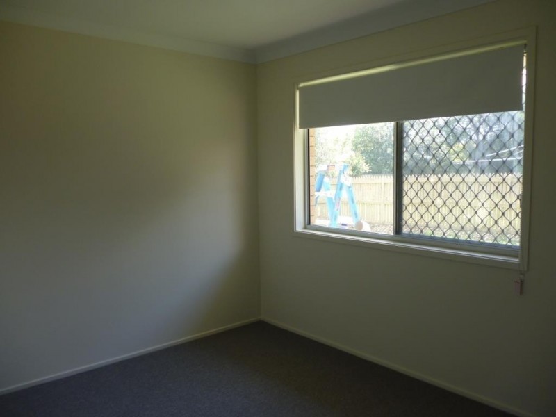 8 Earl Street, Dinmore QLD 4303