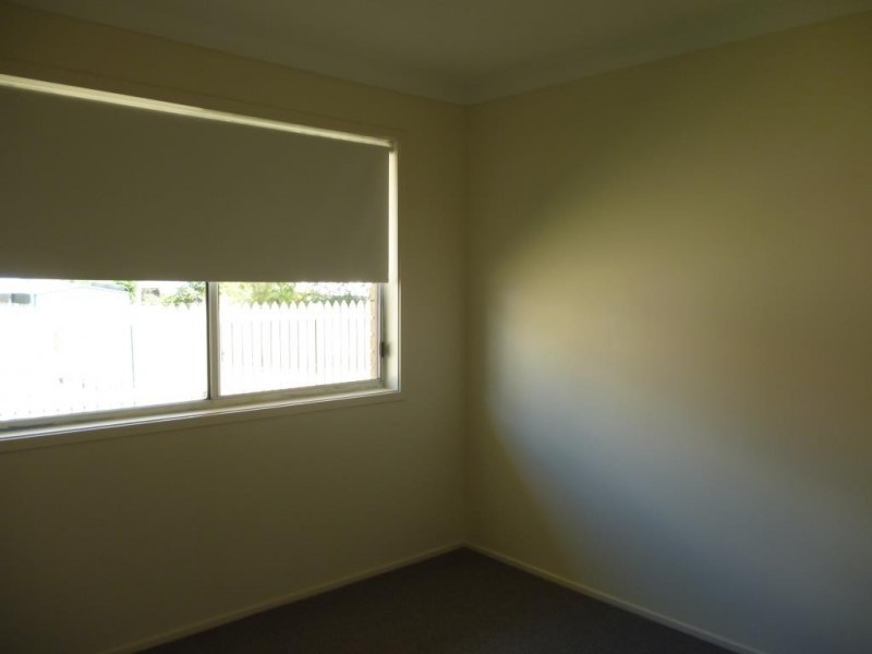 8 Earl Street, Dinmore QLD 4303