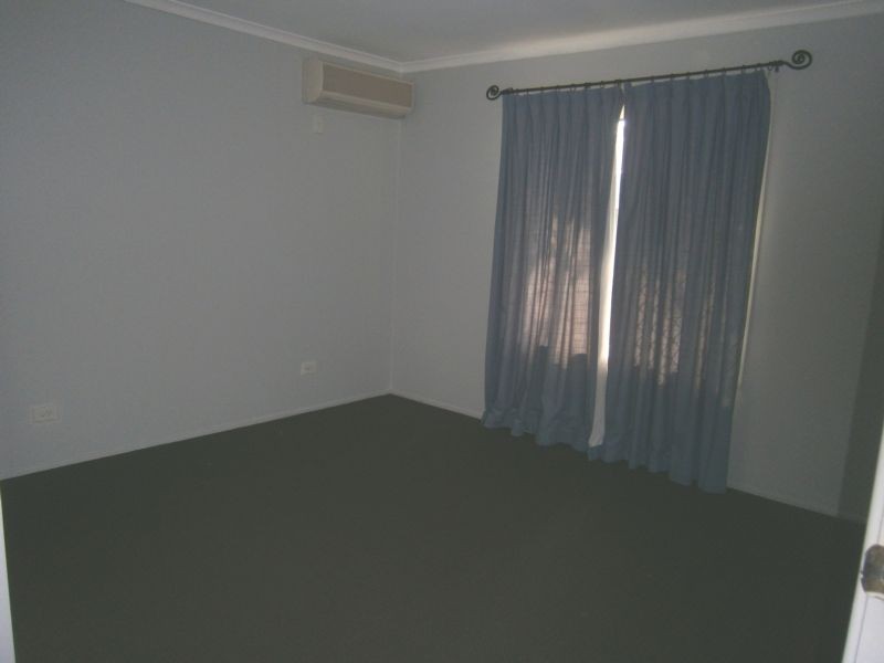 5 Des Arts Place, Wulkuraka QLD 4305