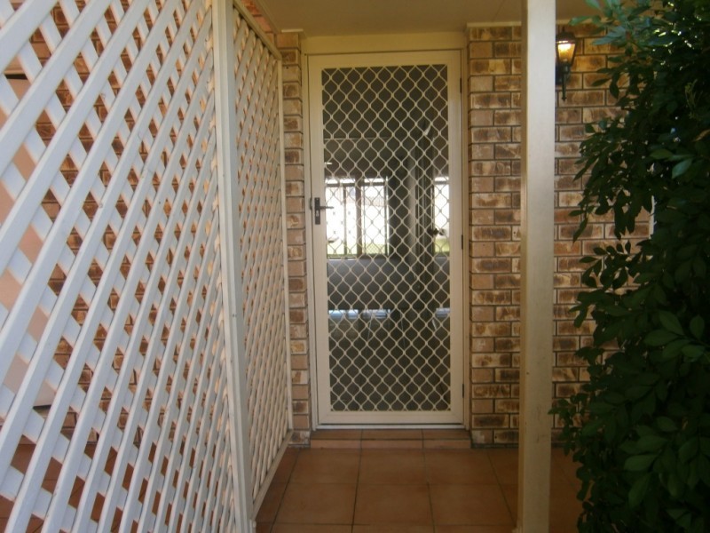 2/16 Bowen Street, Churchill QLD 4305