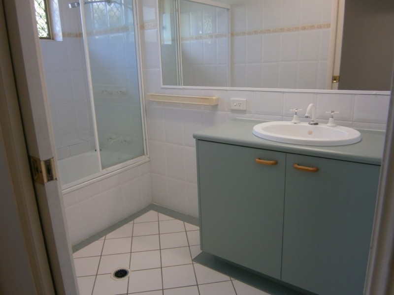 2/16 Bowen Street, Churchill QLD 4305