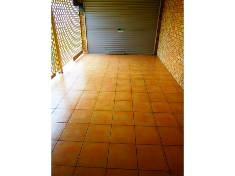 2/16 Bowen Street, Churchill QLD 4305
