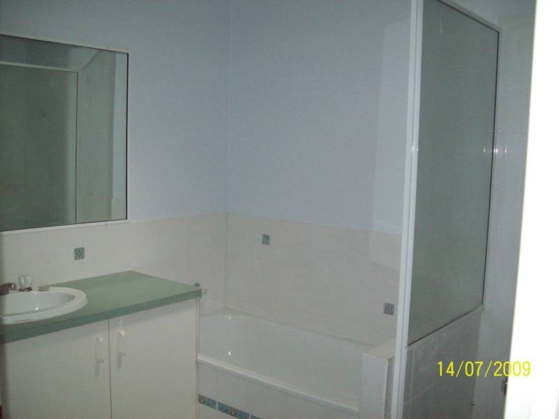 2/2 Woollen Mill Way, East Ipswich QLD 4305