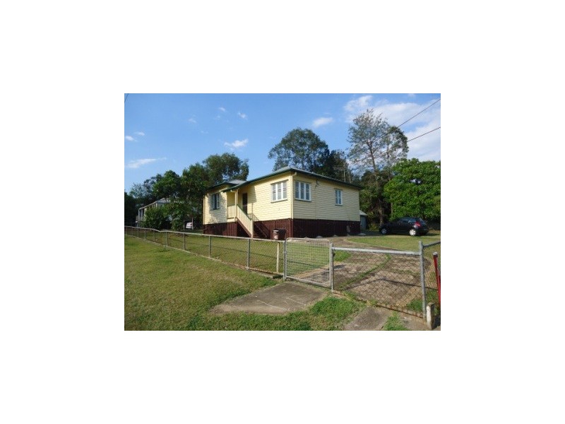 18 Briggs Road, Eastern Heights QLD 4305