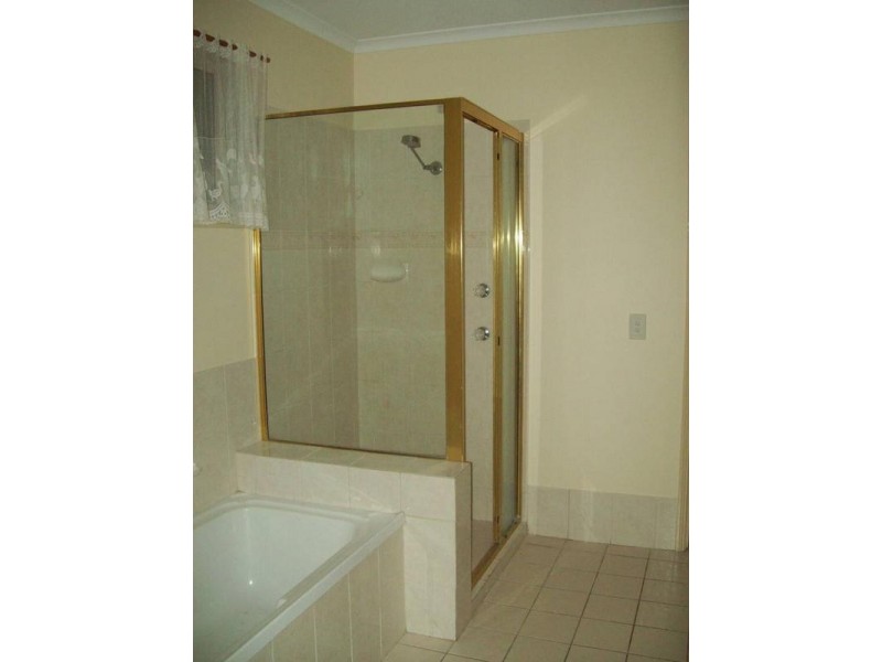 10 Canberra Court, Brassall QLD 4305