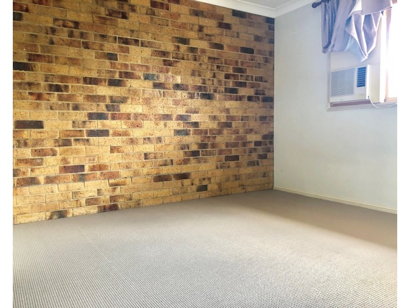 1/4 Roderick Street, Ipswich QLD 4305