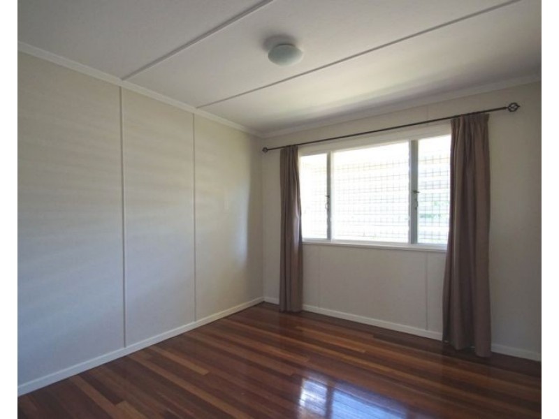 18 Grenadier Circle, Ebbw Vale QLD 4304
