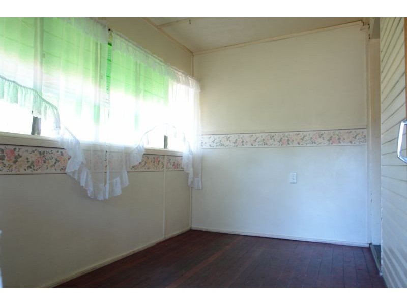 2 Karragaroo Street, Eastern Heights QLD 4305