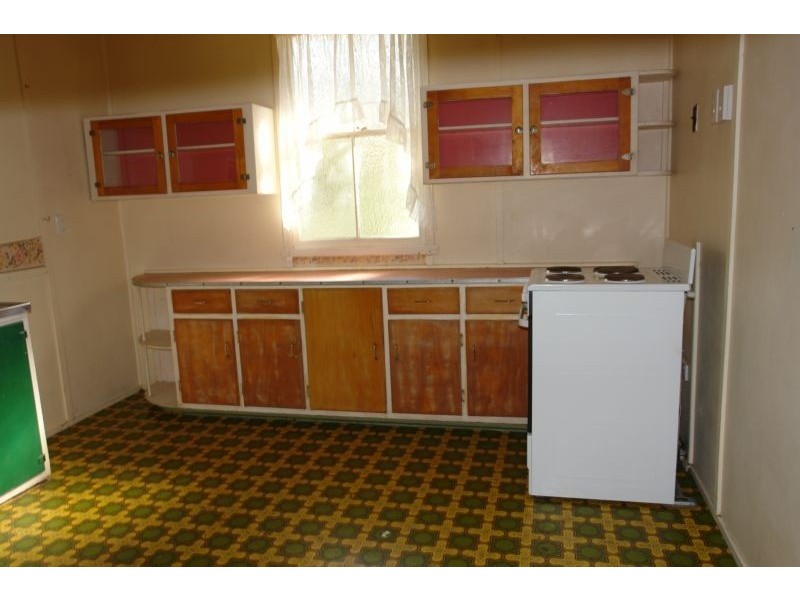 2 Karragaroo Street, Eastern Heights QLD 4305