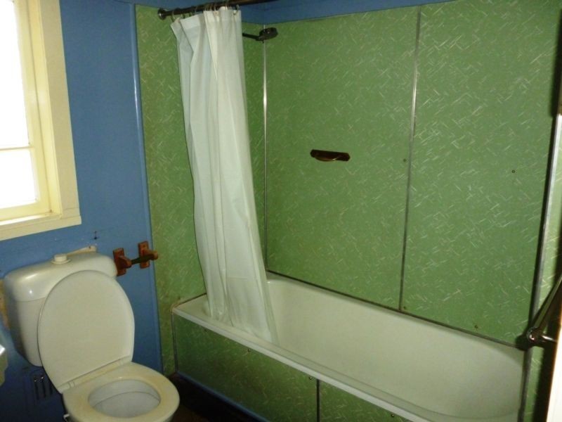 1/6 Glebe Road, Newtown QLD 4305