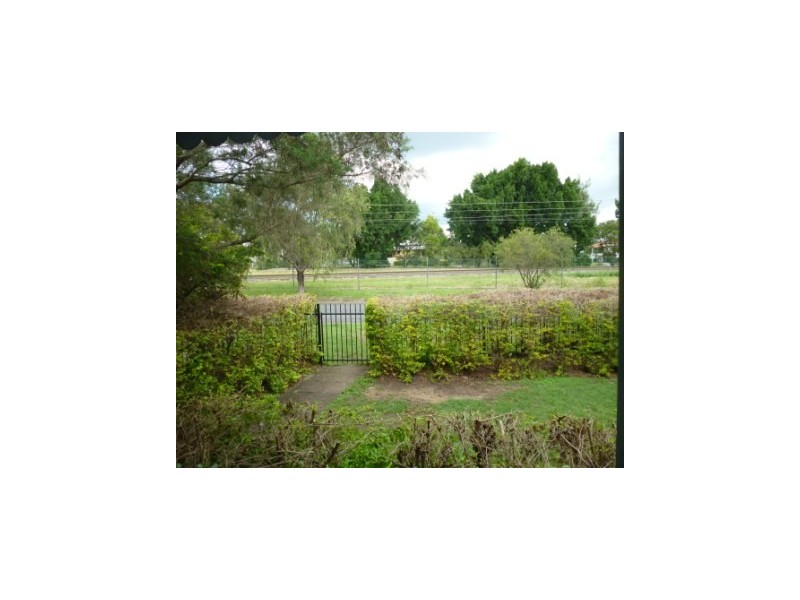 1 Irvine Street, East Ipswich QLD 4305