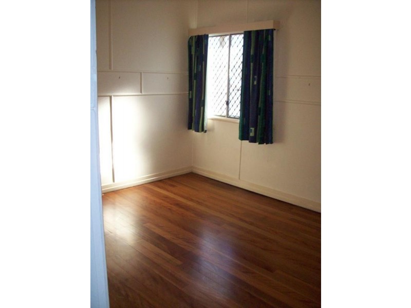 1 Irvine Street, East Ipswich QLD 4305