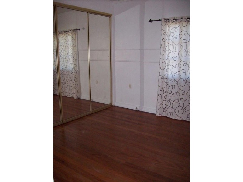 1 Irvine Street, East Ipswich QLD 4305