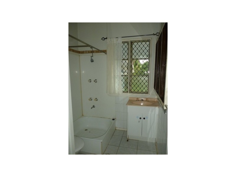 1 Irvine Street, East Ipswich QLD 4305